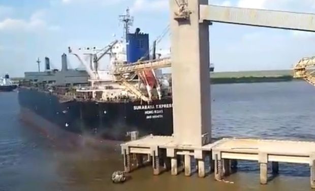 Ante la bajante del río Paraná, alertan a los buques por mayores riesgos de colisión al atracar 