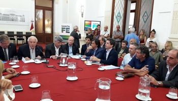 Buryaile anunció medidas para productores 