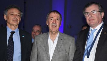 Estudian medidas financieras para estimular exportaciones