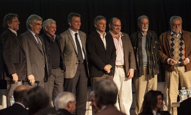 Compromiso político: Carignano (UNA); Alegre y Bosch (FR); Etchevehere (SRA); Cabrera y Negri (PRO), González Fraga y Manciana (UCR). Foto: LA NACION / Fernando Massobrio