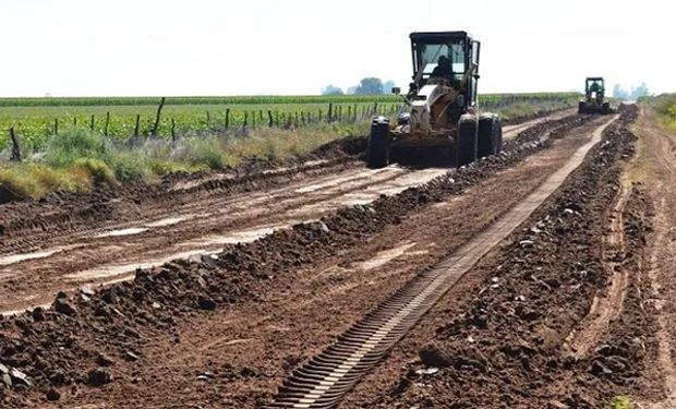 Identificarán los caminos rurales que más se usan en las cuencas lácteas de Buenos Aires para mejorar la circulación