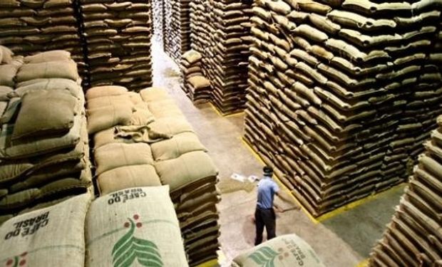 Exportação de café dispara 37,8% com recorde para o mês de março