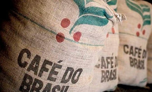 Exportação de café quebra recorde anual faltando um mês, apesar de gargalo logístico 