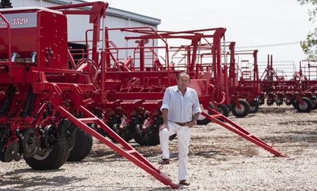 Raúl Crucianelli, presidente de la fábrica de sembradoras ubicada en Armstrong.