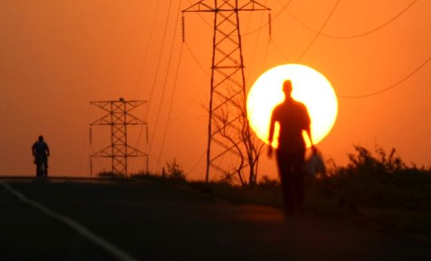 Intensidade do calor preocupa, devido à baixa umidade do ar e ao aumento das queimadas, trazendo riscos à saúde e ao meio ambiente. (foto - Saul Schramm)