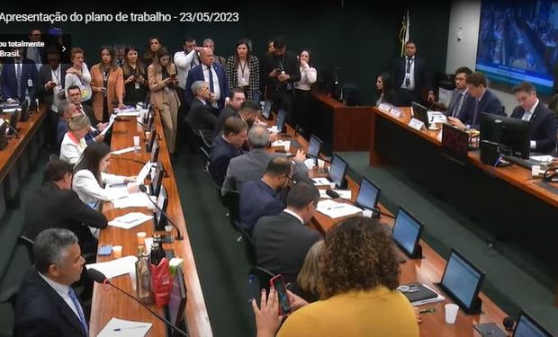 Sessão foi transmitida ao vivo pela TV Câmara. (foto - TV Câmara)