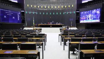 Câmara reage a bloqueio de quase R$ 462 milhões no seguro rural e quer ouvir ministros