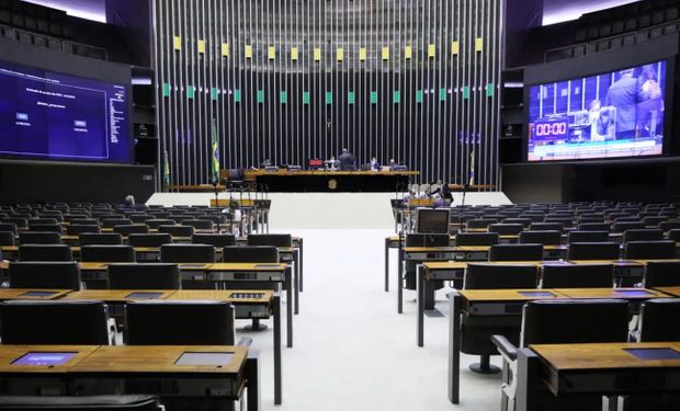 Câmara reage a bloqueio de quase R$ 462 milhões no seguro rural e quer ouvir ministros
