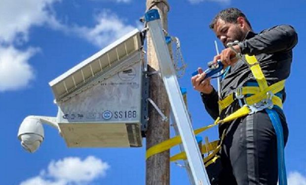 Innovación: instalan en campos cámaras de seguridad que funcionan con energía solar 
