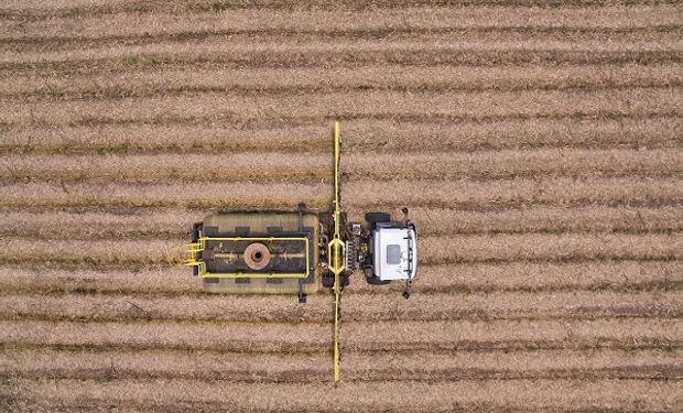 ¿Nueva maquinaria agrícola? La revolucionaria startup de dos brasileros que busca reemplazar al tractor y la pulverizadora