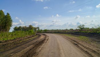 Destinan más de $ 17 millones a mejorar los caminos rurales en Córdoba