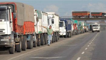 Transportistas independientes se movilizan con cortes de ruta: “Estamos en una emergencia económica”