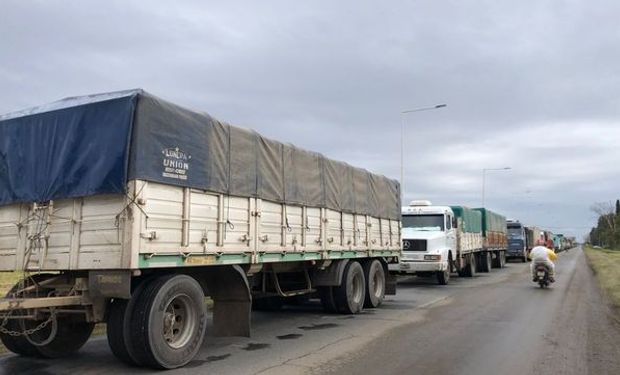 Camioneros de Santa Fe rechazan la posibilidad de un paro: “Se empieza a mover el sector agroexportador”