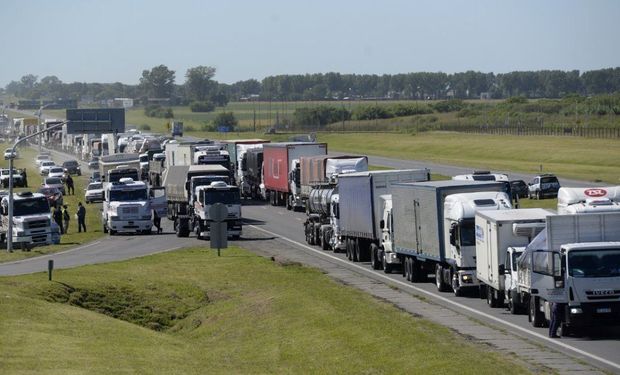 Recrudeció el paro de transportistas en las rutas tras una flexibilización durante el fin de semana