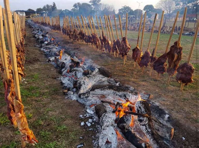 In dito La ciudad que celebr su centenario con asado y torta