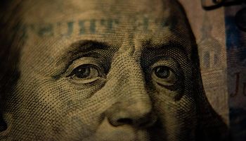 Dólar blue hoy: a cuánto cotiza este viernes 14 de abril y cuál es la brecha cambiaria con el dólar Banco Nación