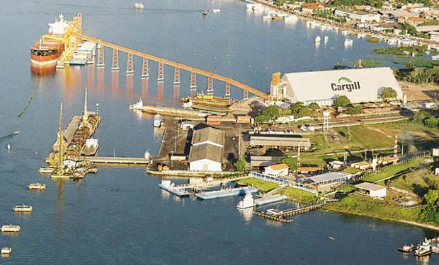 Cargill y Dreyfus paran plantas en Brasil.