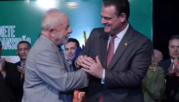 Lula nomeia Carlos Fávaro como novo ministro da Agricultura