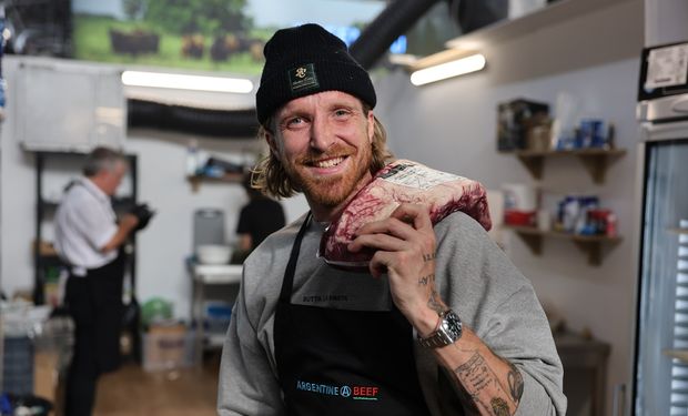 Quiénes son los influencers europeos que probaron la carne argentina y cuál fue la reacción