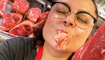 Peligroso: la chef que come carne cruda y dice que es saludable