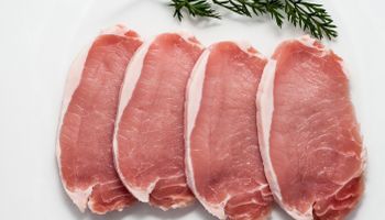 Cepea: carne suína recupera espaço frente à de frango pela primeira vez desde a gripe aviária