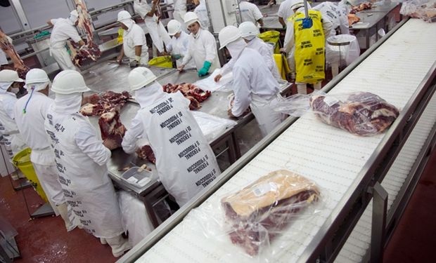 La respuesta oficial del Gobierno a la supuesta detección de Covid-19 en un empaque de carne argentina
