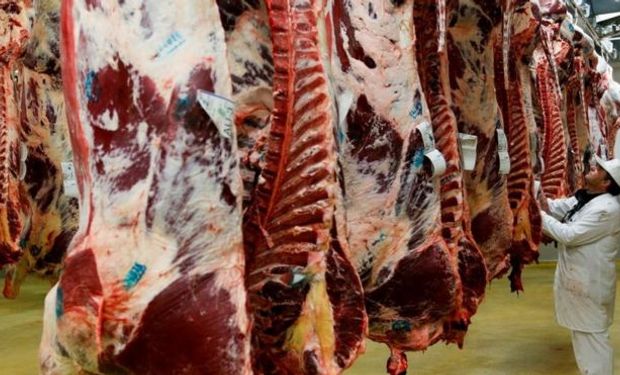 El USDA examina envíos de carne brasileña en busca de patógenos en medio de escándalo.