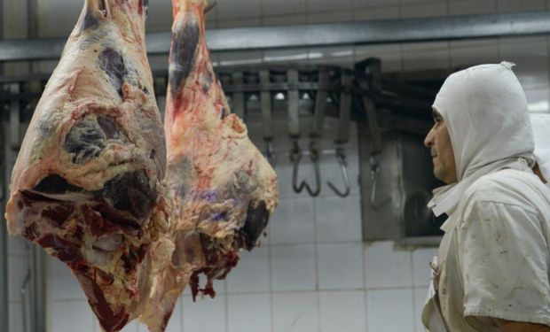 Continúan las suspensiones en la cadena de la carne.