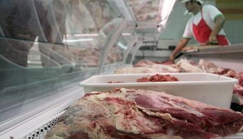 La carne vacuna es la que menos aumentó en relación al cerdo y pollo
