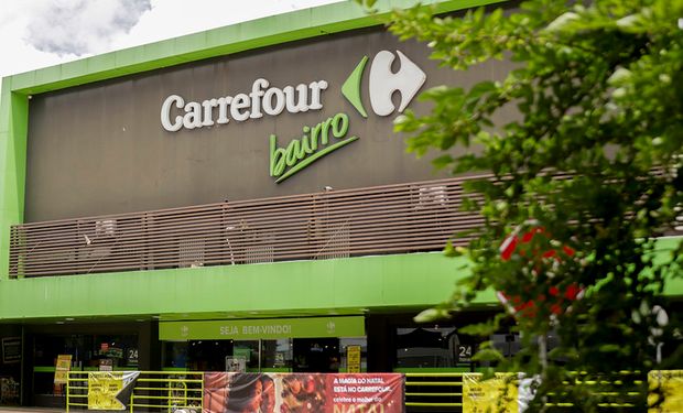 Justiça torna Carrefour réu por crime ambiental em Santos