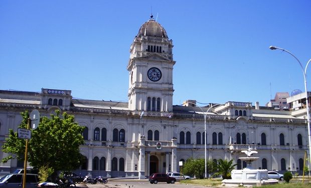 Entre Ríos sube impuestos a la industria y el campo para financiar aumentos a estatales