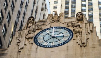 Los granos buscan forjar un piso en Chicago