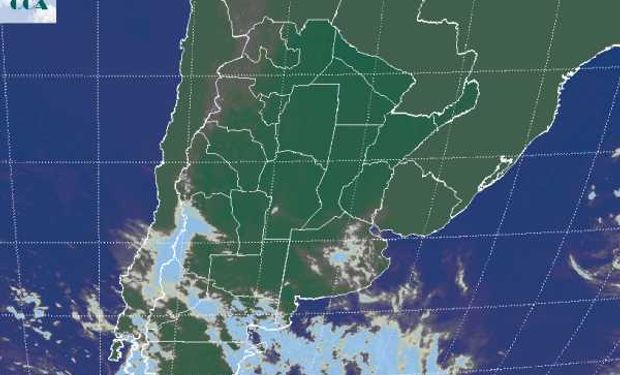 La foto satelital presenta el tránsito de un sistema frontal por la Patagonia el cual es impedido de avanzar en forma franca sobre la región pampeana.