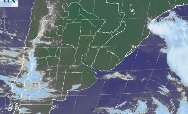 La foto satelital no resalta nada que pueda considerarse decisivo para el desarrollo del tiempo en las próximas jornadas.