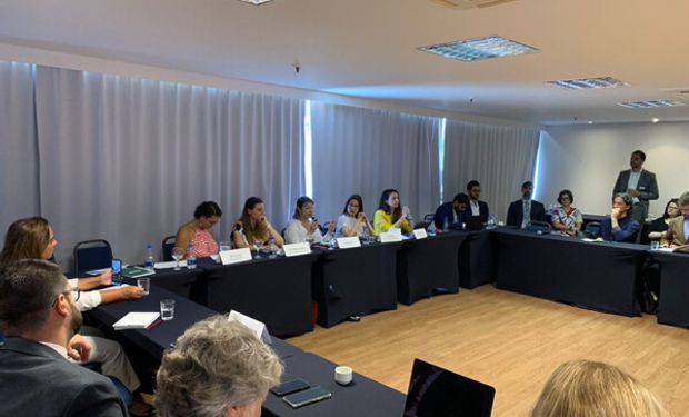 Reunião com representantes do Brasil e do Parlamento Europeu. (foto - Cecafé)