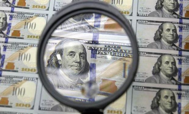 El dólar oficial aumentó un centavo, a $ 9,71.