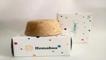 Tres jóvenes fabricaron el primer champú sólido con residuos de quinoa y aspiran a exportarlo a Uruguay