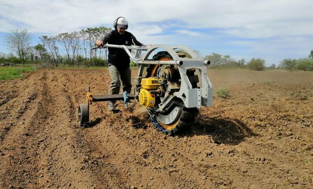Cómo es “Chango”, el microtractor multipropósito que desarrolló el Gobierno para las familias agropecuarias