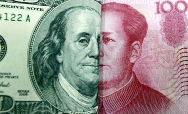 El yuan retrocedió hasta su nivel más bajo frente al dólar en casi tres años, después de lo que el Banco Popular de China describió como una "depreciación excepcional".