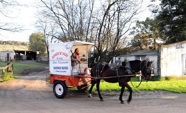 Oficios que sobreviven: “Cholito”, el ultimo lechero de un pueblo de 6000 habitantes