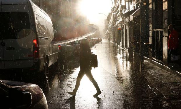 No sul de São Paulo, porém, o avanço de um sistema frontal irá favorecer a ocorrência de chuva