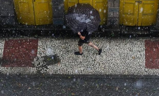 É previsto tempestade, hoje (dia 14) e amanhã (dia 15), em áreas de São Paulo, Mato Grosso do Sul, Goiás e Minas Gerais.