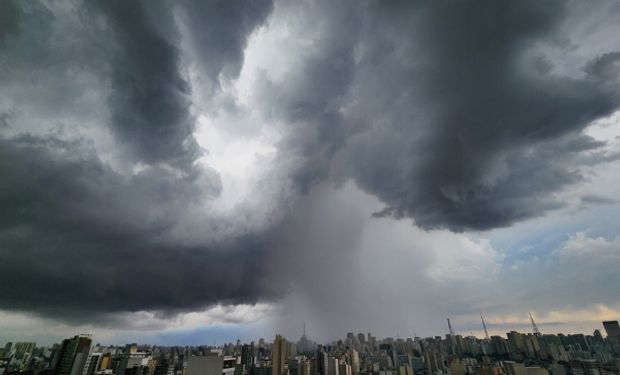 Alerta climático: calor, ar seco e temporais ligam alerta redobrado no campo