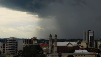 Semana começa com alerta de chuva intensa e tempestades pelo Brasil