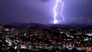 Temporais ligam alerta no Sudeste com risco de ventos fortes e granizo