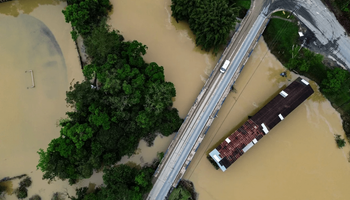 Baixa pressão gera chuva intensa e ventos fortes no Sul; temporais e alagamentos ameaçam SC e PR