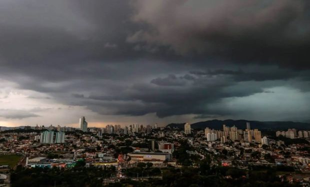 Chuva intensa avança pelo Brasil: Inmet emite alerta para 12 estados e prevê mais instabilidade