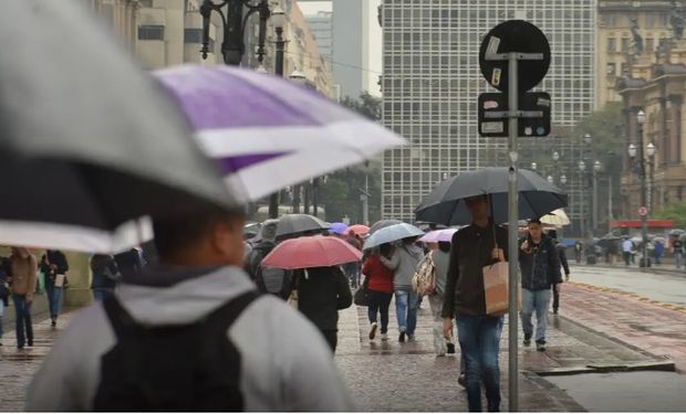 Defesa Civil alerta para chuvas e ventos intensos em São Paulo; Centro-Oeste tem risco de tempestades