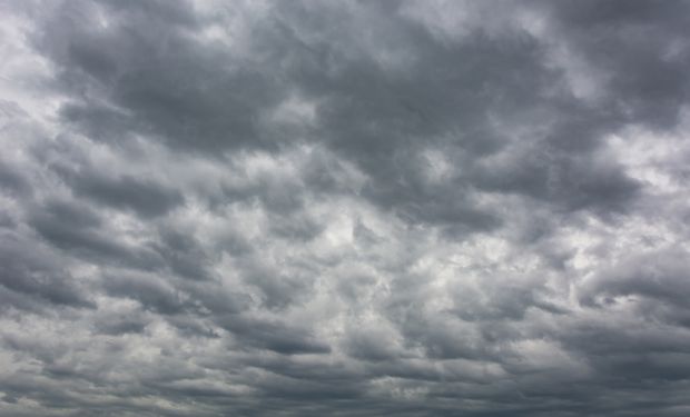 Previsão destaca chances de acumulados concentrados de chuva no oeste do Paraná e Santa Catarina. (foto - banco Freepik)