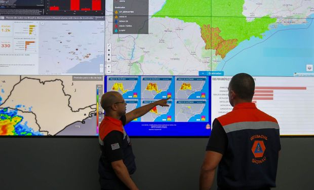 Novo episódio de chuva intensa está associado à atuação de um corredor de umidade combinado com uma frente fria que avançou pelo Sul do país